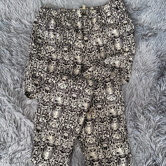 Snake print jogger style business casual pants - Picture 1 of 2
